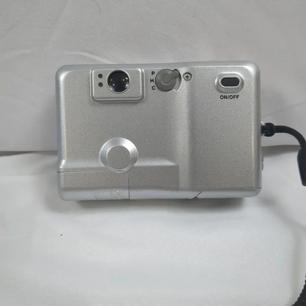 Canon IX240 Camera Elph Jr. Film Point &‎ Shoot 26mm 1:2.8 Silver Used